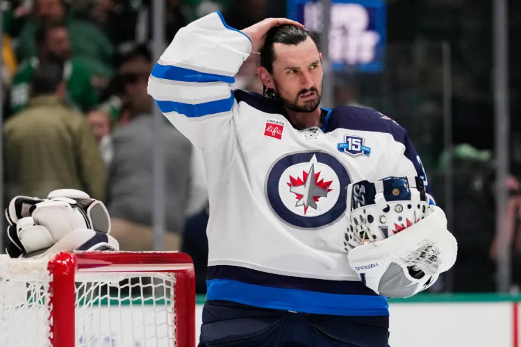 Hellebuyck trade talks drag on